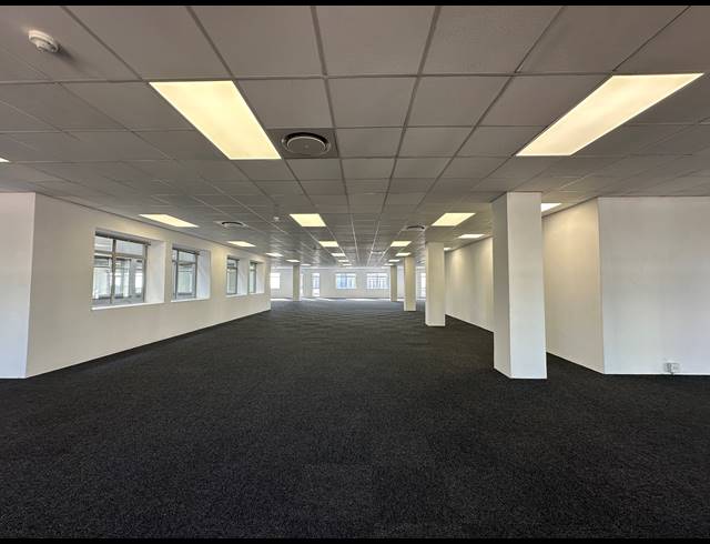 1,210M² OFFICE TO LET IN SANDTON CENTRAL